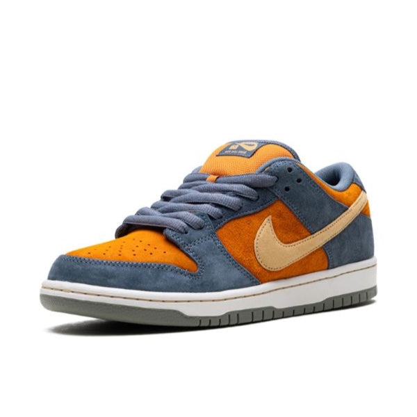 Nike SB Dunk Low Light Carbon