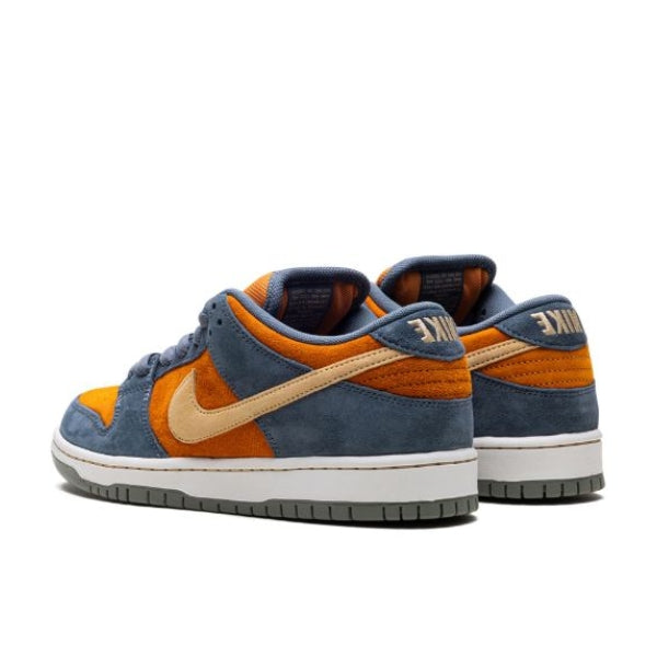 Nike SB Dunk Low Light Carbon