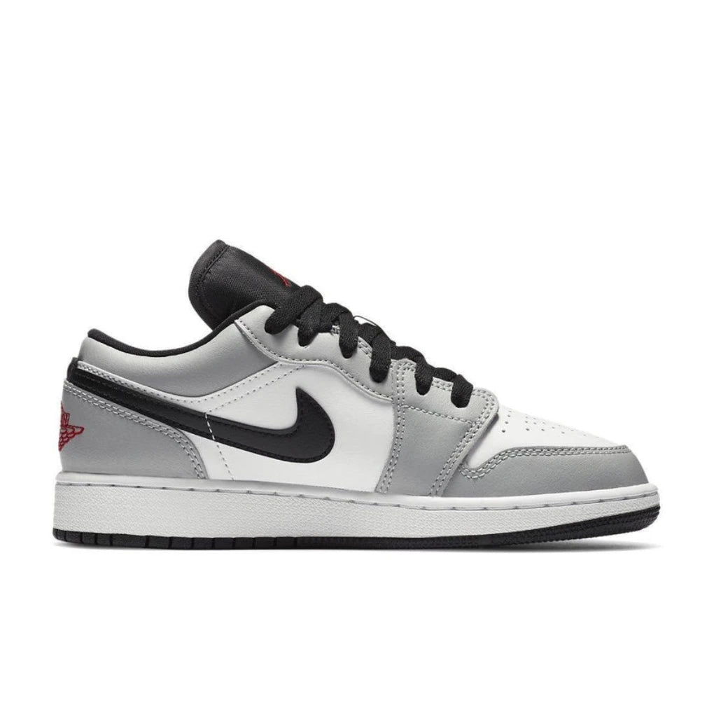 Nike Air Jordan 1 "Light Smoke Grey"