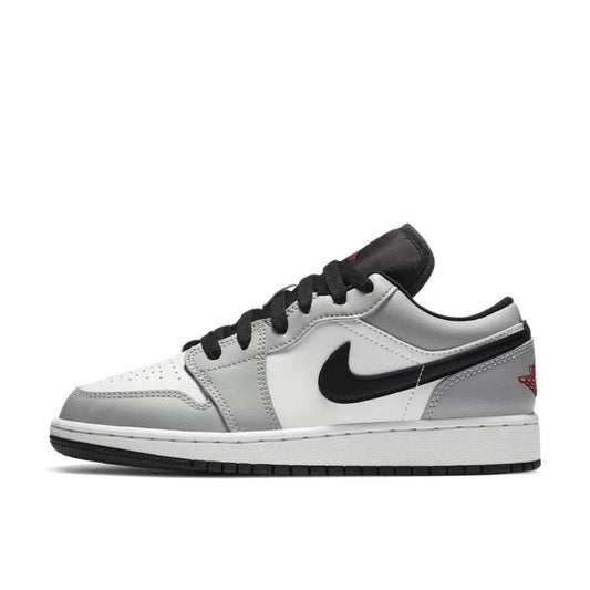 Nike Air Jordan 1 "Light Smoke Grey"