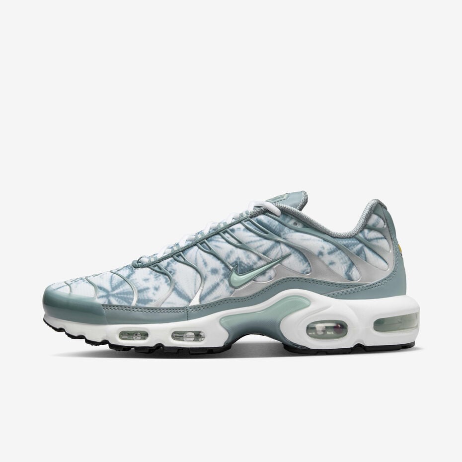 Nike Air Max Plus
Men's Shoes in A Blue Water Colorway