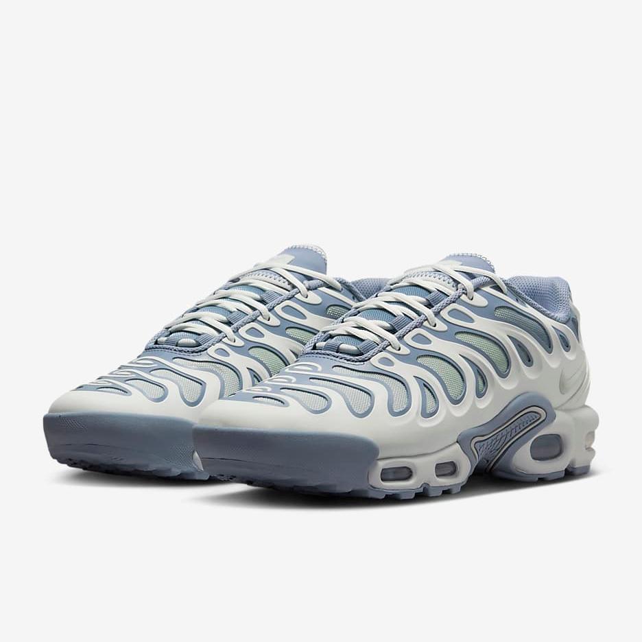 Nike Air Max Plus Drift Women’s Summit White outsole with Ashen Slate details for style and traction.