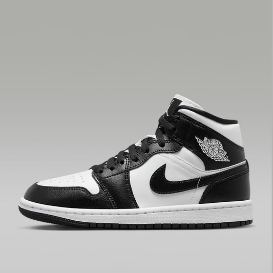 Nike Jordan 1 Black and White Womens And Men's. Get on the court with J1s or off court.