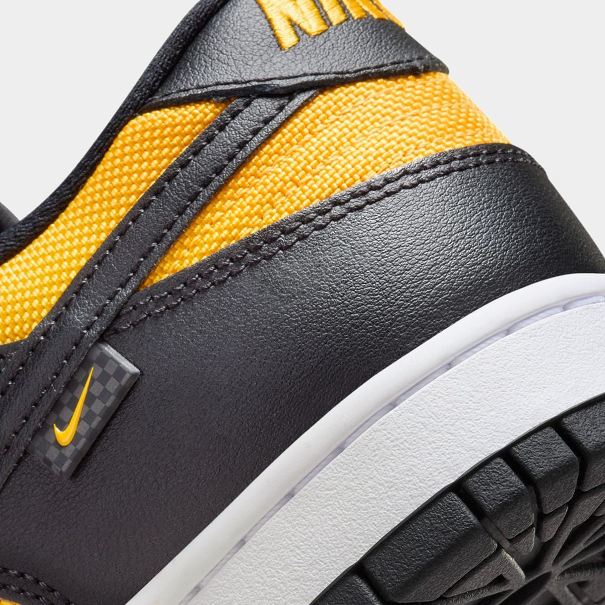 Nike Dunk Low Black/Gold