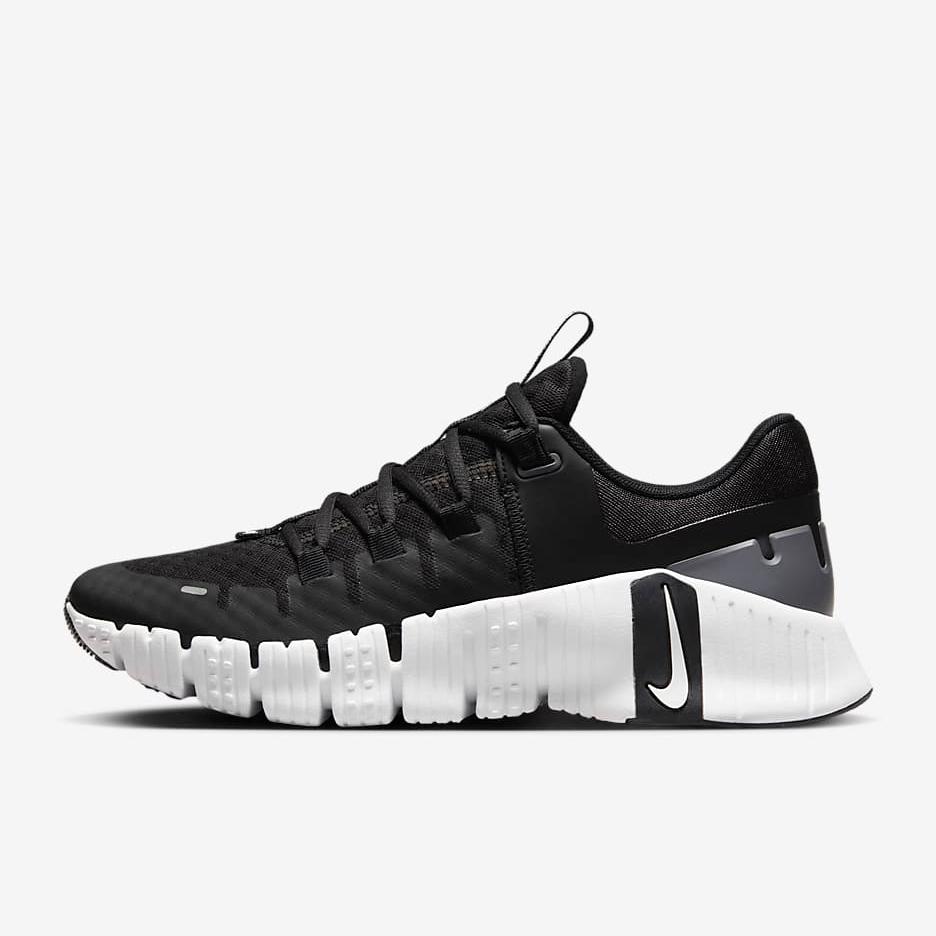 Women's Nike Free Black and White Side Product image