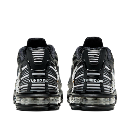 Back view of the nike air max plus 3 obsidian showing the 'tuned air' writing.